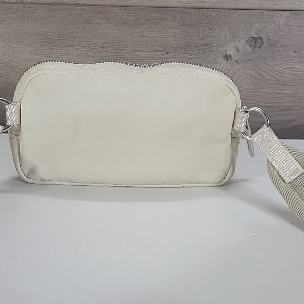 lululemon athletica Cream Wristlet Pouch with Silver Accent - Picture 5 of 16